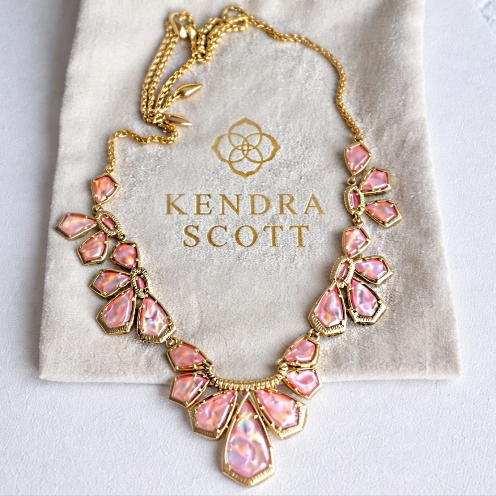 NEW Kendra Scott Layne Gold Statement Necklace Pink Iridescent Abalone - Picture 10 of 10
